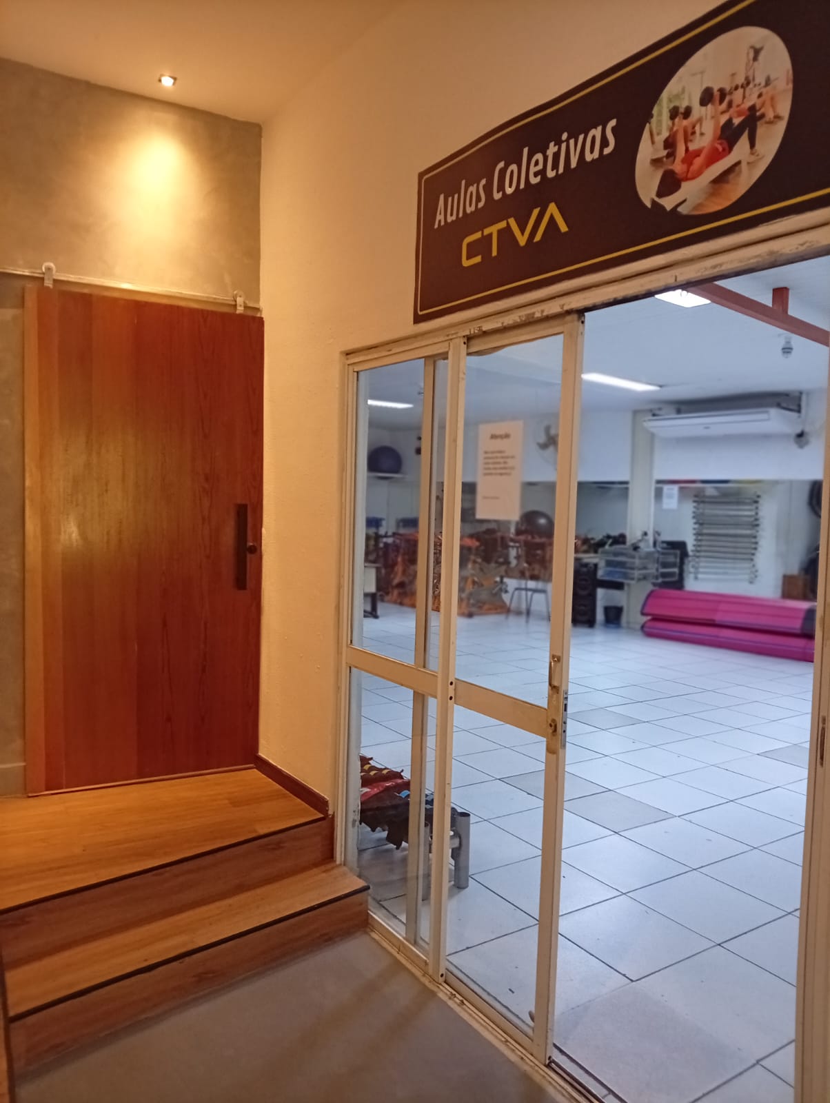 Entrada da sala de aulas coletivas