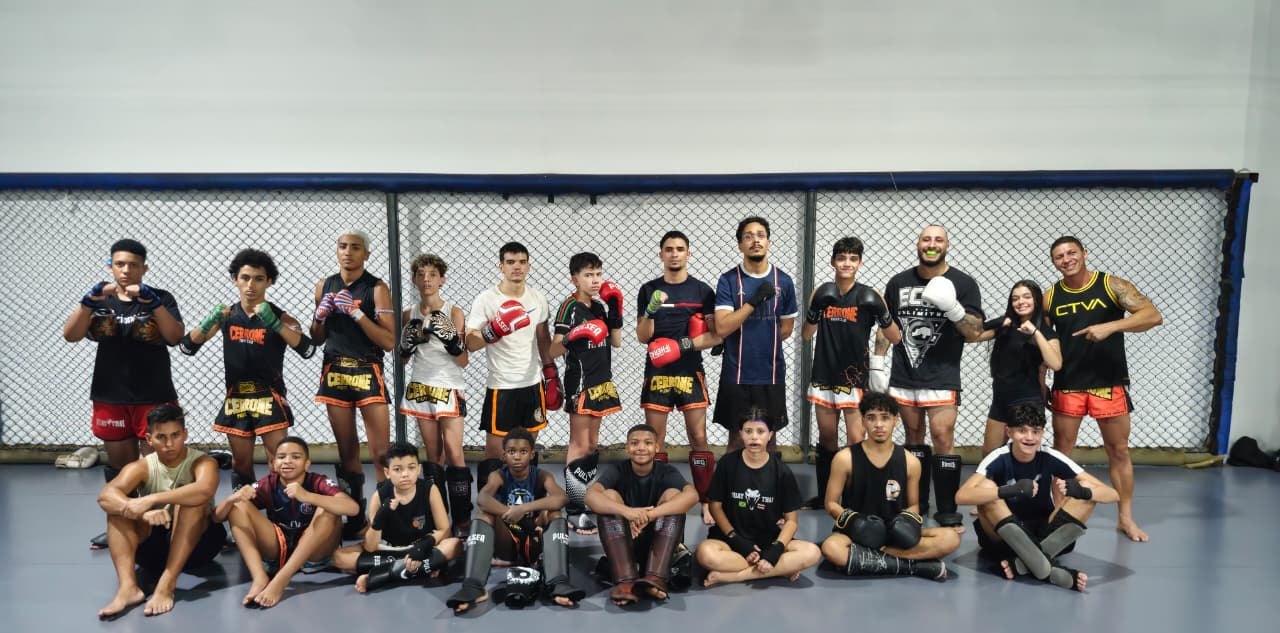 Turma de muay thai do CTVA