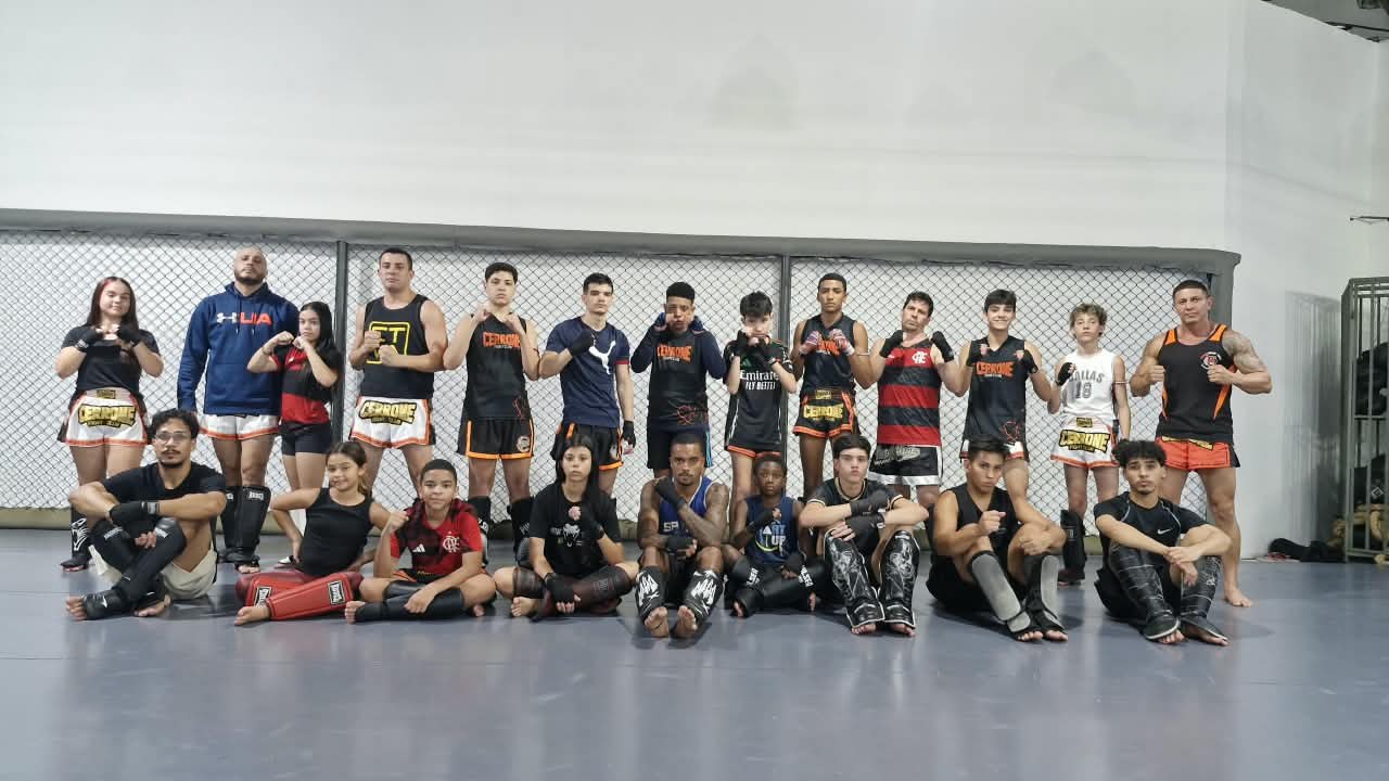 Turma de muay thai do CTVA