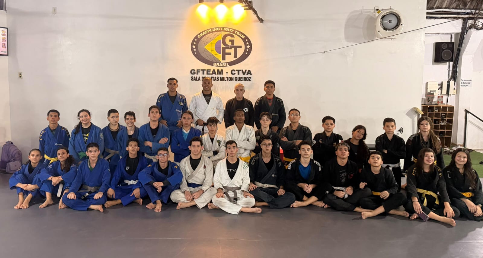 Turma teen de jiu-jitsu das 19h